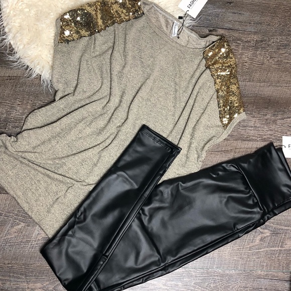 Shoulder Detail Knit Top - Picture 3 of 3